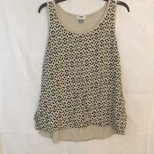 Patterned sleeveless blouse